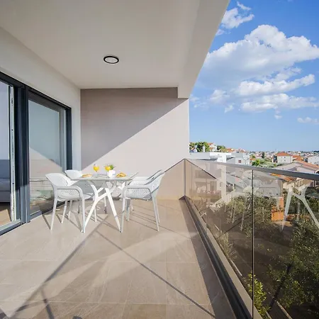 Konukevi Adriatic Garden 3*