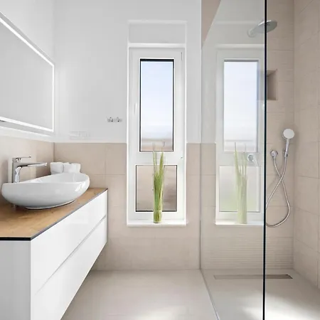 Adriatic Garden Konukevi Okrug Gornji