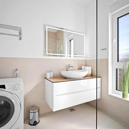 Konukevi Adriatic Garden 3*