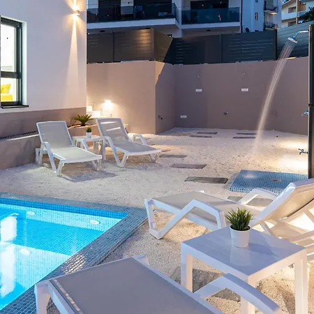 Guest house Adriatic Garden Okrug Gornji