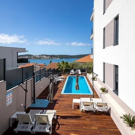 Konukevi Adriatic Garden 3*