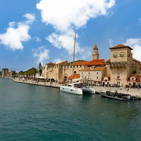 Konukevi Adriatic Garden 3*