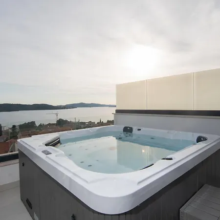 Guest house Adriatic Garden Okrug Gornji