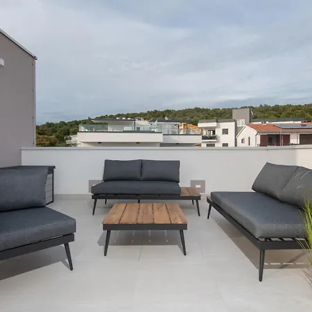 Konukevi Adriatic Garden 3*