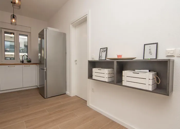 Adriatic Garden Pensionat 3*